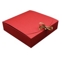 Коробка самозбірна червона зі стрічкою 24х24х6 см Коробка самозбірна червона зі стрічкою 24х24х6 см